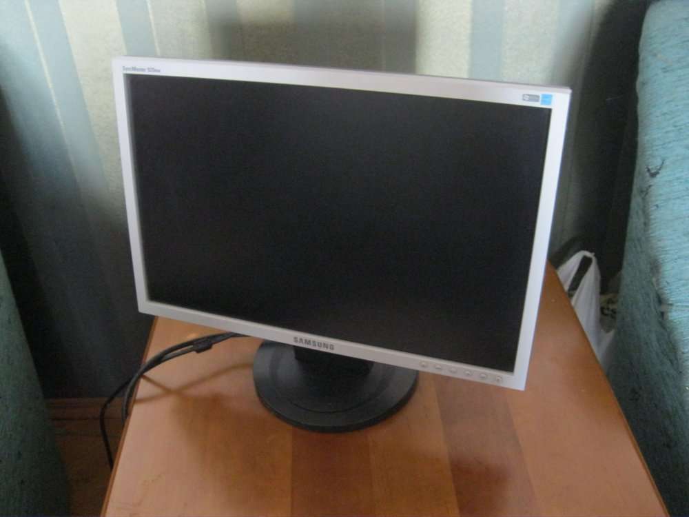 Монитор Samsung SyncMaster 920nw 19 дюймов