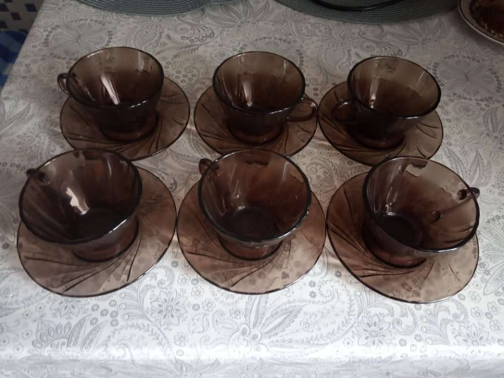 Продажа чашек с блюдцами