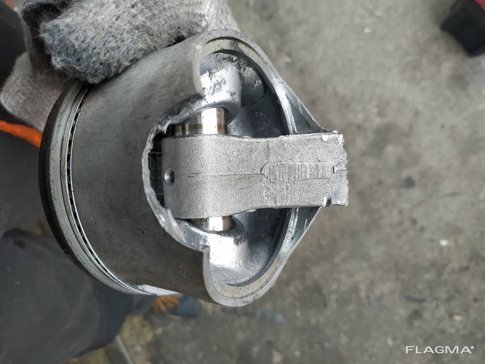 Поршень c кольцами Honda GX160, GX200