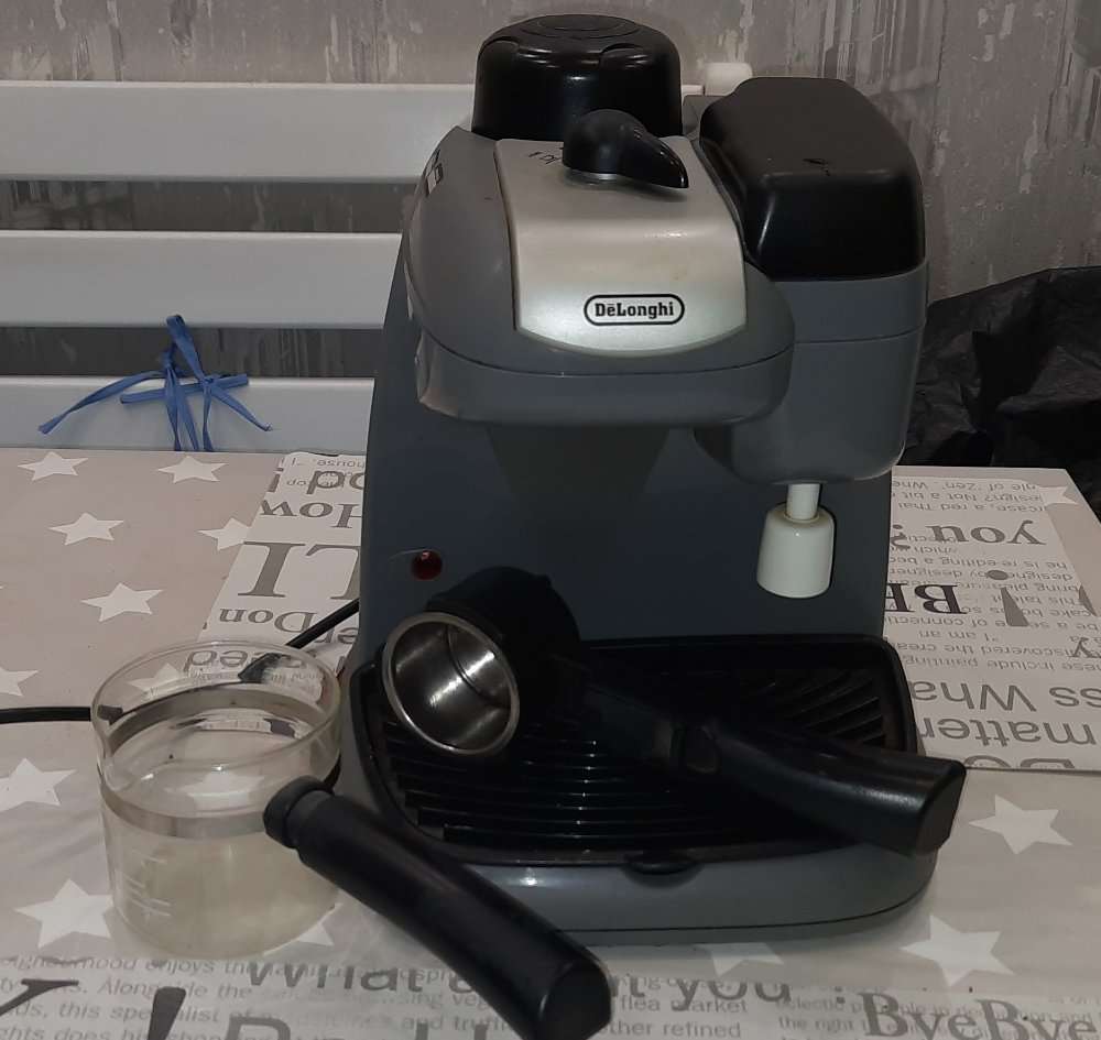 Кофеварка Delonghi, рожковая