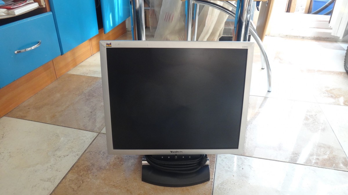 Монитор ЖК 19" Viewsonic VA902 (VGA)