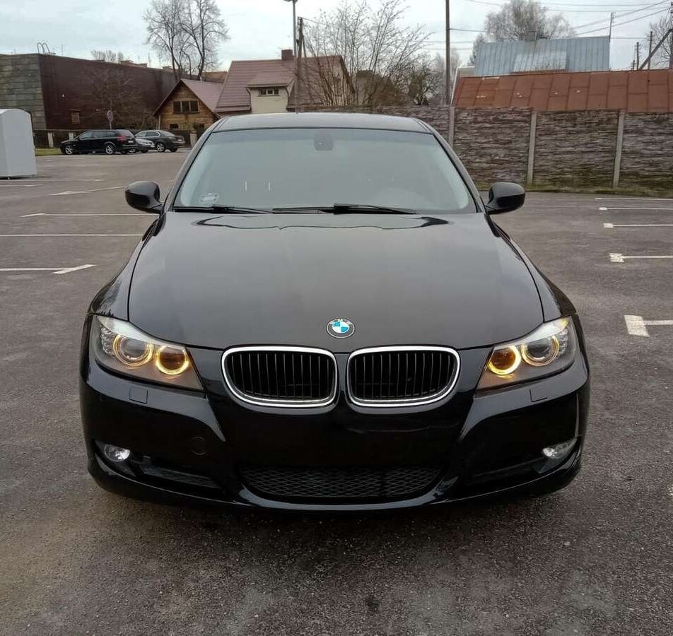 BMW-320