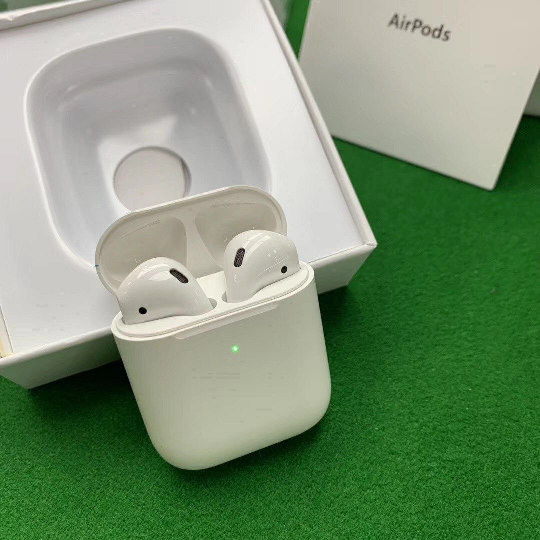 Продам наушники Беспроводные наушники Apple AirPods 2
