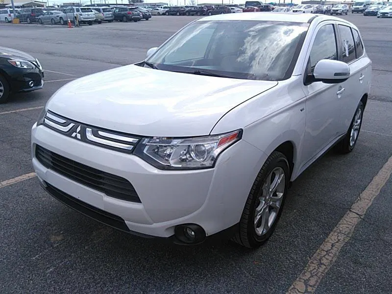 Mitsubishi Outlander - полноприводный кроссовер за 10500$