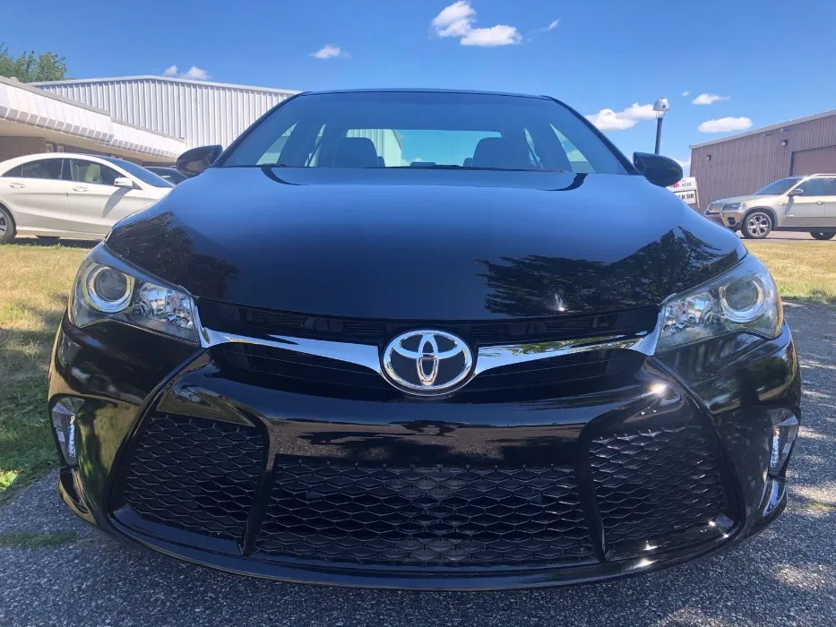 Toyota Camry SE 2015 – роскошный флагман!