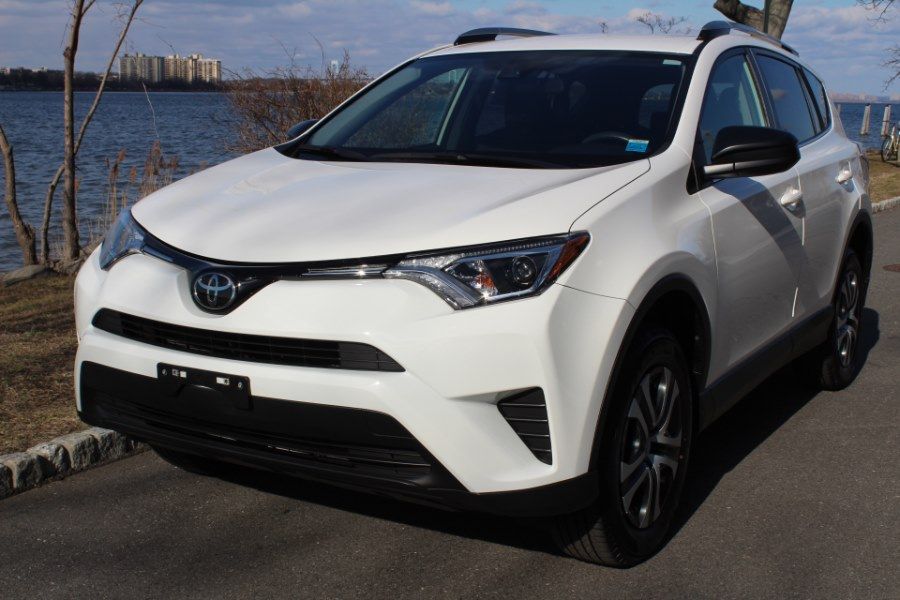 Toyota RAV4 2018 – надежный лидер сегмента!