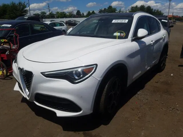ALFA ROMEO Stelvio TI – паркетник а-ля итальяно