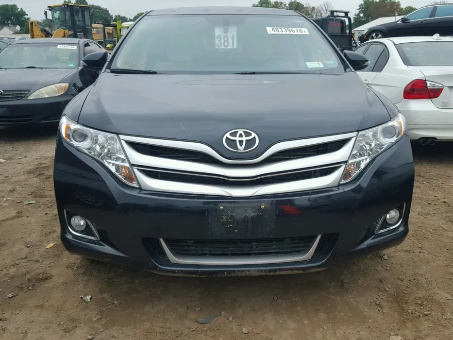 Toyota Venza - семейный, надёжный, без понтов