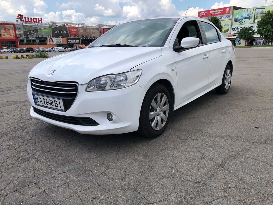 Peugeot 301 – надёжный и экономичный седан
