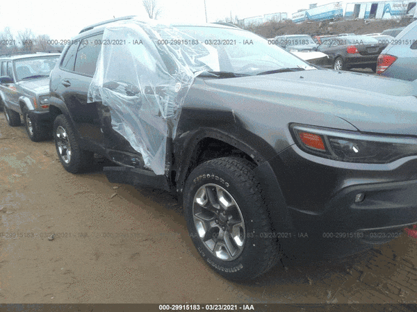 Cherokee TrailHawk – современный топовый джип!