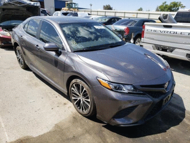 Toyota Camry SE – бестселлер 2020!