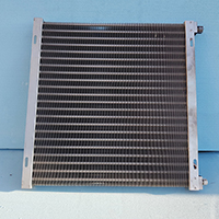 Радіатори (конденсатори) для комбайнів, тракторів, вантажівок, легковиків.