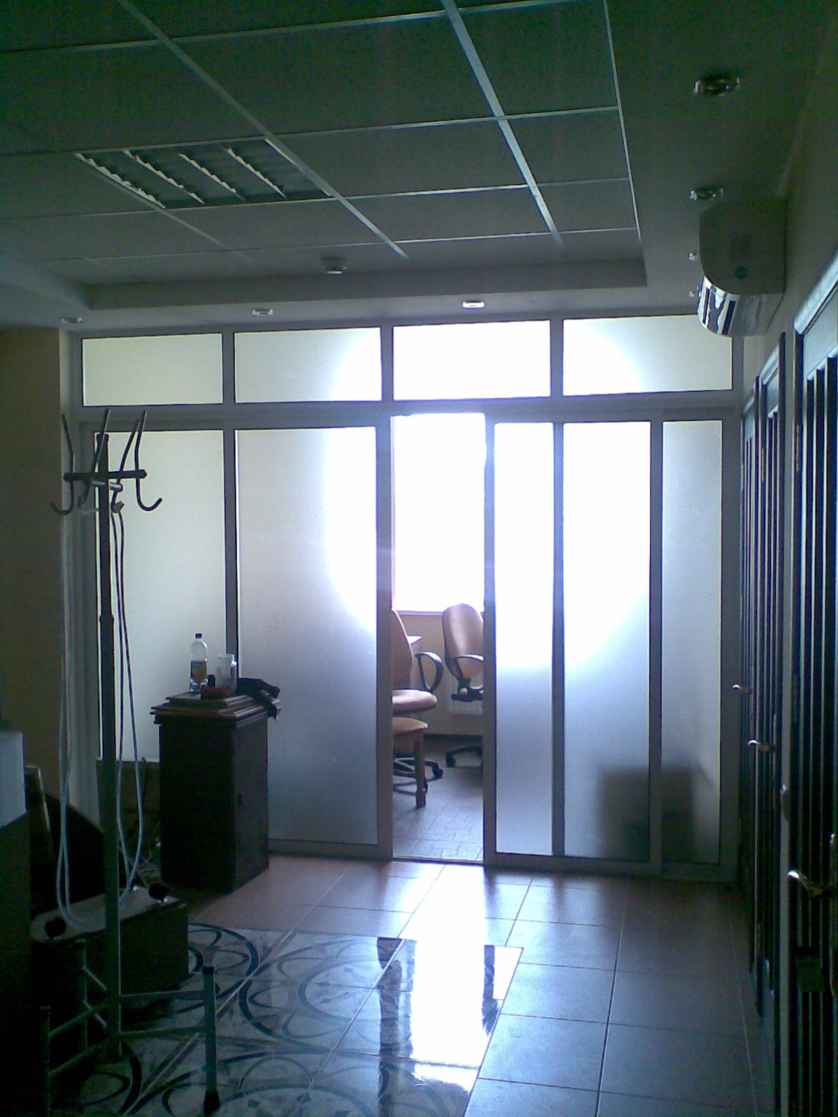 розсувні скляні двері