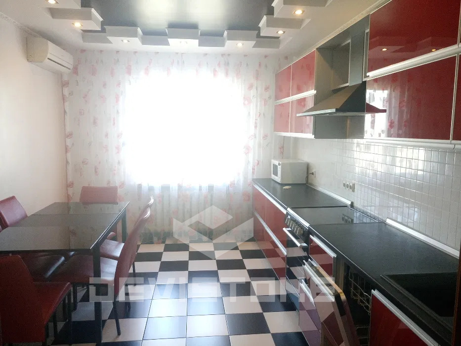 №260085 Довгострокова оренда 3-х кімнатної квартири