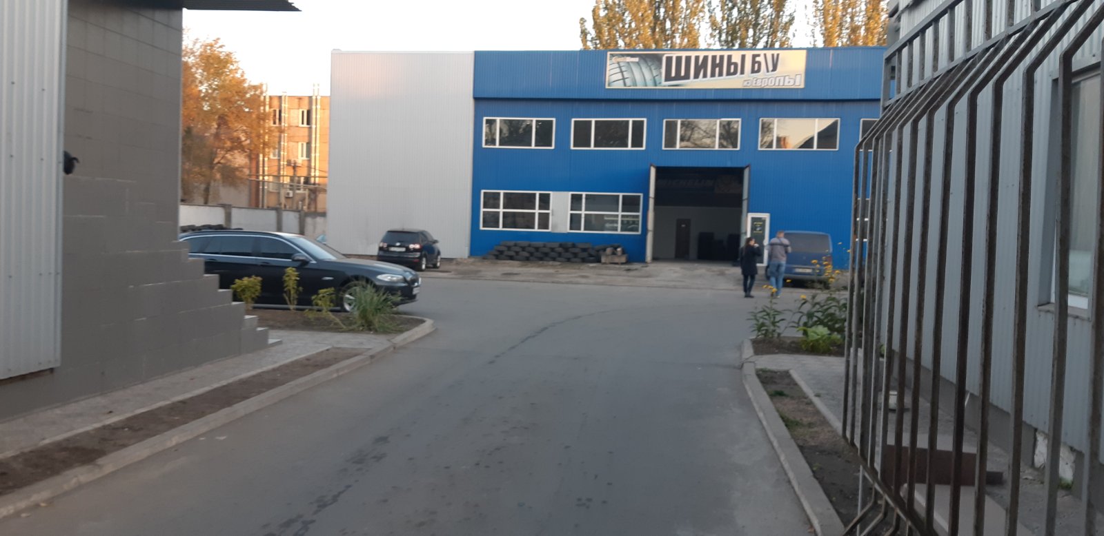 Здається в оренду приміщення 75 м кв Кривий Ріг під СТО або склад