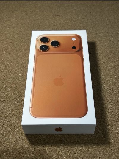 Apple iPhone 17 Pro Max 2 ТБ Cosmic Orange