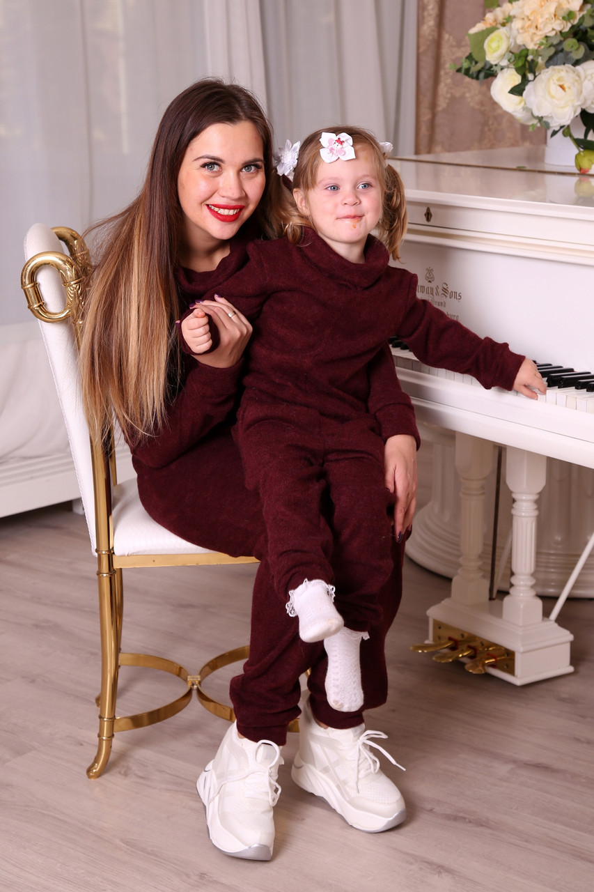 Ангоровый костюм на девочку в стиле Family look для мамы и дочки