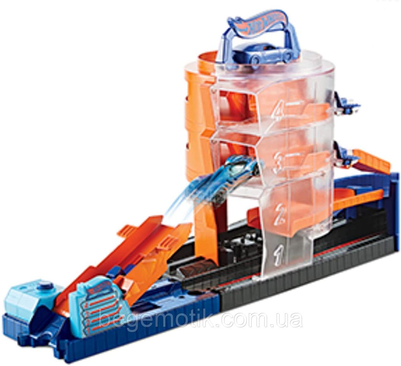 Трек Хот Вилс Супер вращение Игровой набор Парковка Hot Wheels GBF95 City Downtown Super Spin Dealership