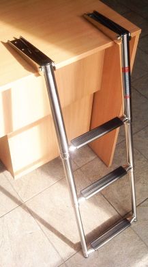 Трап телескопический из Н,Ж, стали. 3 ступеньки. Длина 88 см. Ширина 28 см.