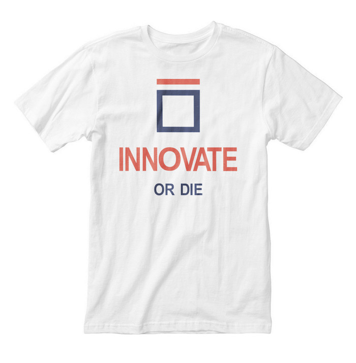 Футболка мужская с надписью "Innovate or Die" белая