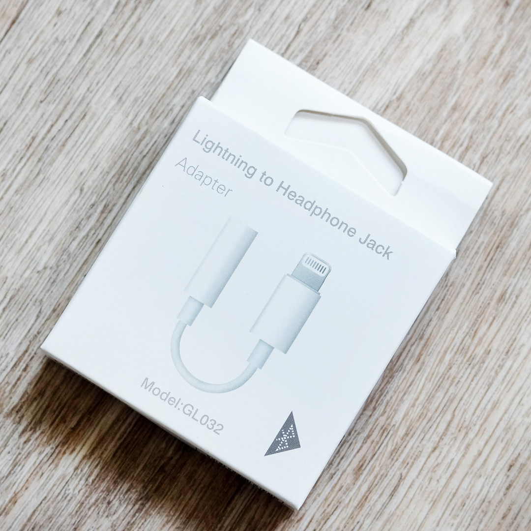 Переходник-адаптер для iPhone Lightning - mini jack (3,5 mm)