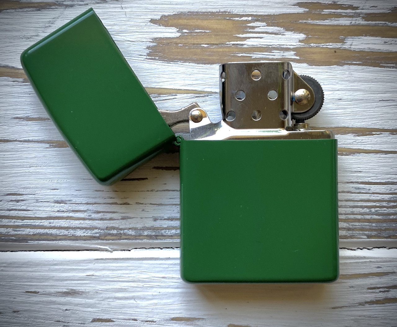 Бензиновая зажигалка Graving Green