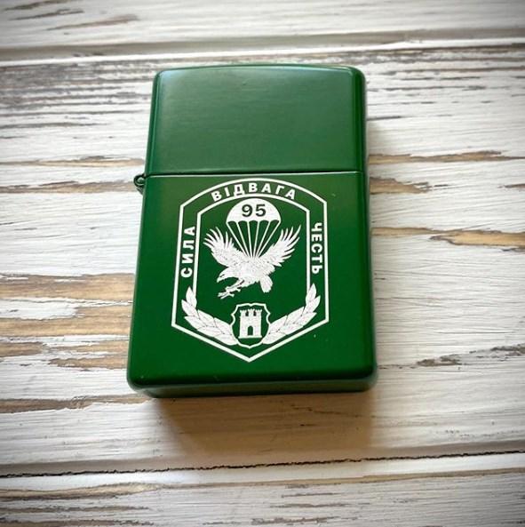Бензиновая зажигалка Graving Военная