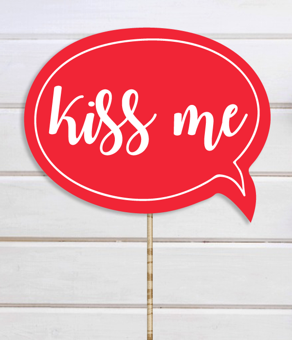 Табличка для фотосессии "Kiss me"
