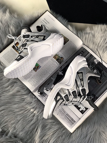 Женские Кроссовки Louis Vuitton Sneakers silver white