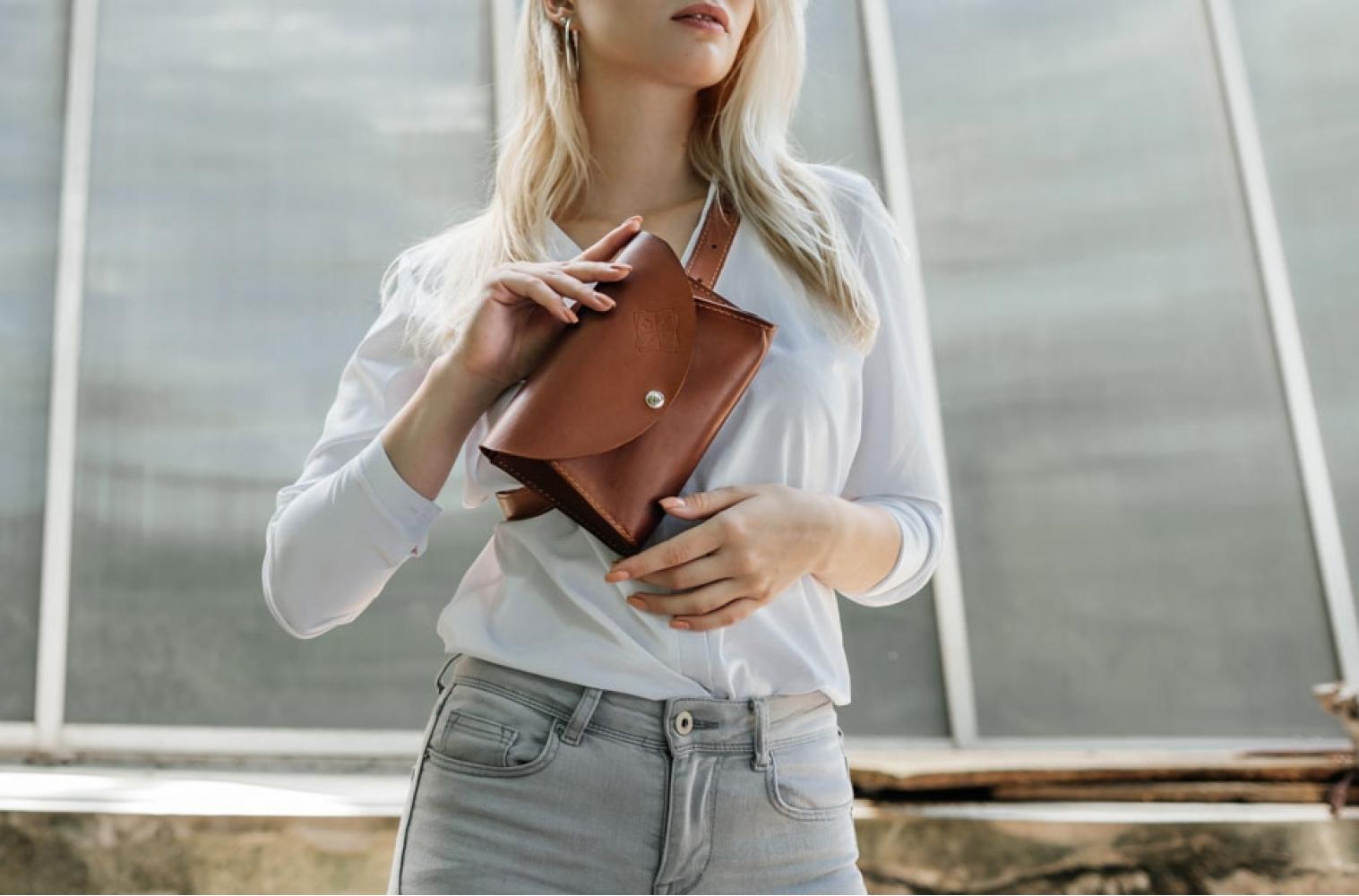 Кожаная поясная сумка Mini Bag коньячная