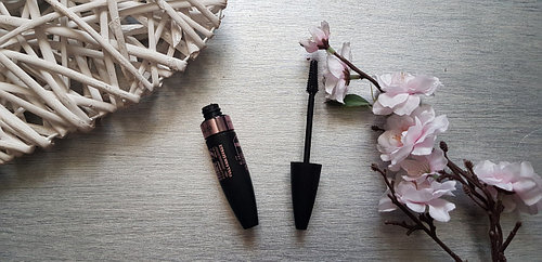 Тушь для ресниц объемная-разделяющая Maybelline New York Lash Sensational Luscious With Oil Blend