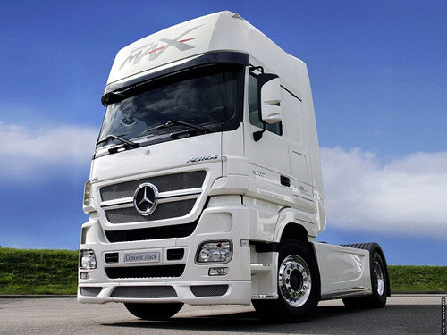 Установка гидравлики на тягач Mercedes под самосвал