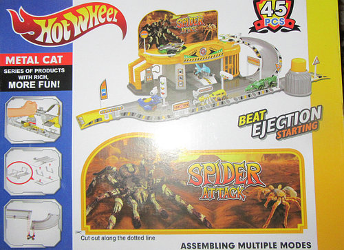 Трек паркинг Hot Wheels с машинками пауками