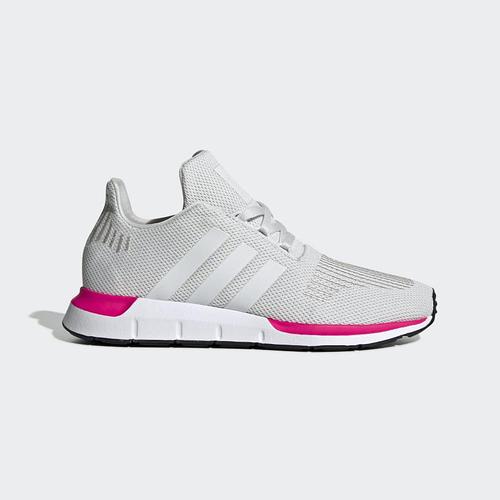 Кроссовки для бега женские оригинальные Adidas Swift Run бежевые