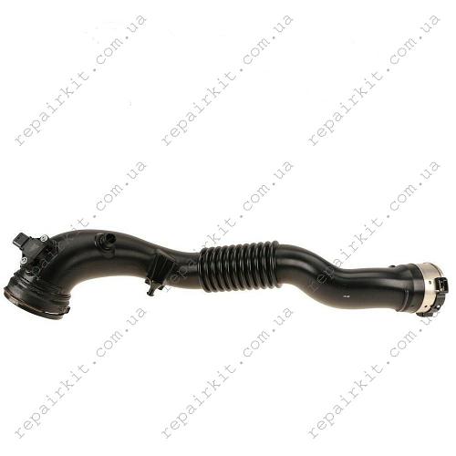 Воздуховод наддувочного воздуха BMW F22, F25, F26, F34, F32 13717604033