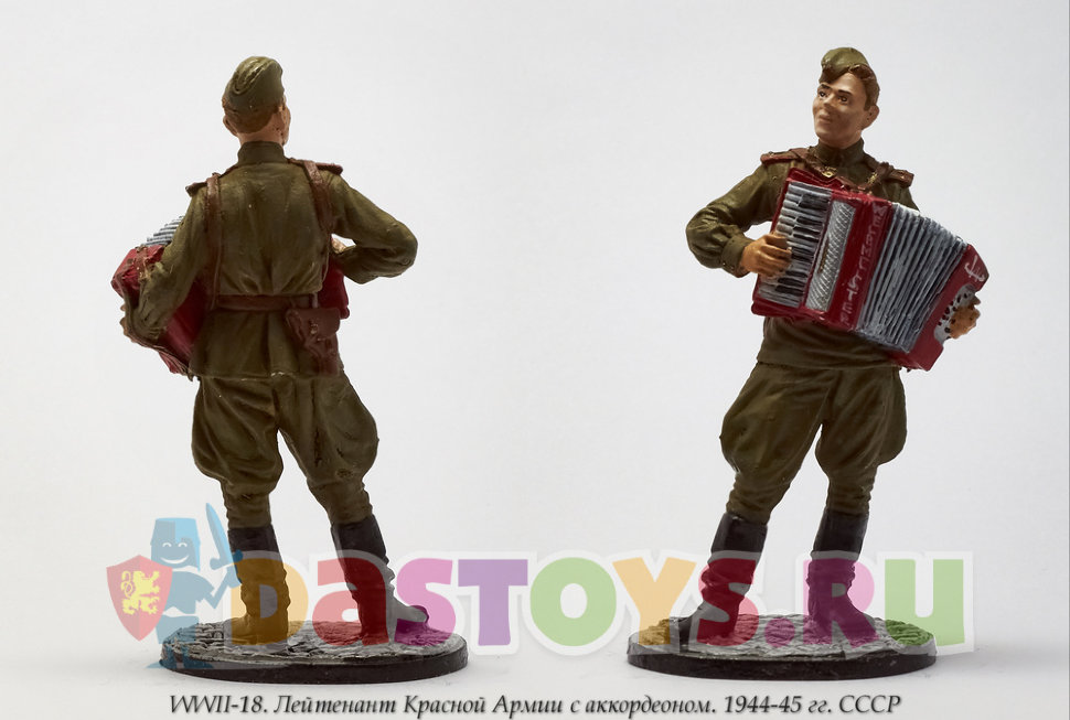 Лейтенант Красной армии с аккордеоном, 1944-1945 г., СССР