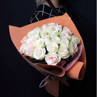 Букет из 25 белых роз