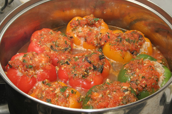 Перец фаршированный овощами и грибами