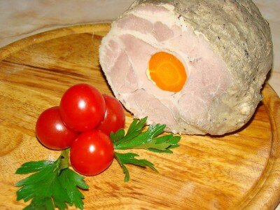 Буженина из свиной шейки с чесноком