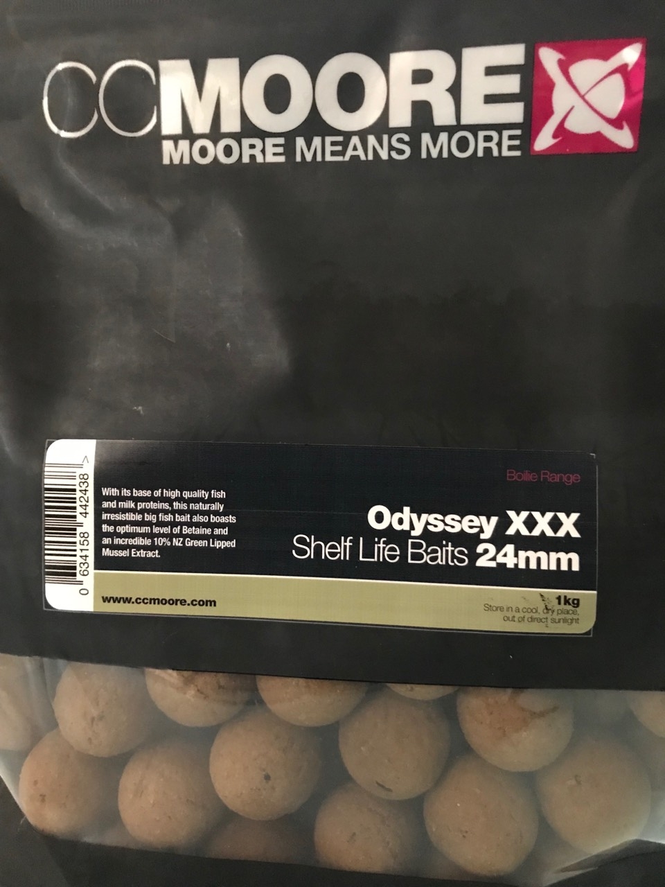 CC Moore Odyssey XXX Boilies 24mm Shelf Life Bait 1 kg
